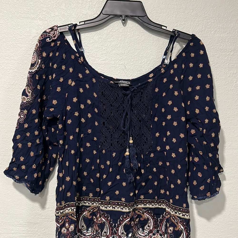 Off shoulder navy blue shirt .  Excellent condition